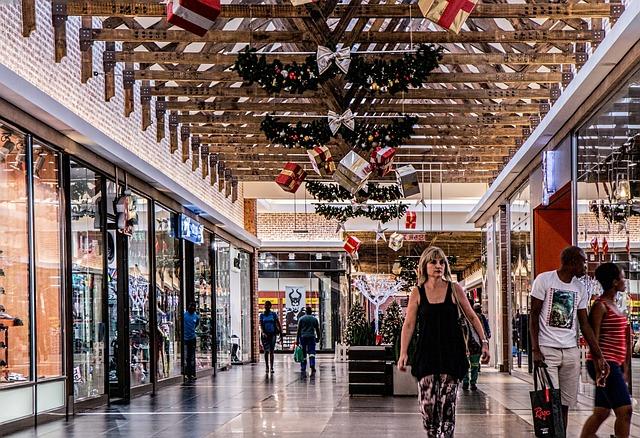 Nákupy v Albánii: Výhody a nevýhody nákupu na trzích oproti nákupům v obchodech