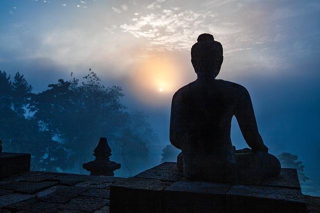 Borobudur ve světle moderní doby: Vliv turismu a ochrana památky